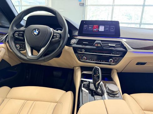 Used 2019 BMW 530i w/ Premium Package image 35