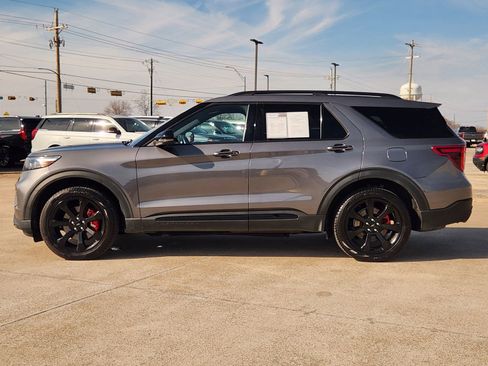 Used 2023 Ford Explorer ST w/ Equipment Group 401A image 3