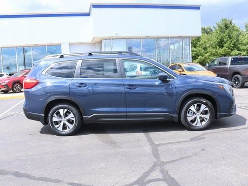 Certified 2025 Subaru Ascent Premium w/ Popular Package #1 AWD/4WD image 2