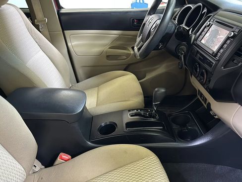 Used 2015 Toyota Tacoma PreRunner image 19