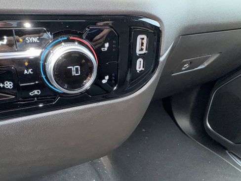 New 2024 GMC Sierra 1500 Elevation image 19