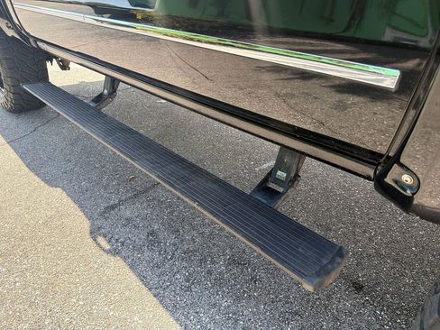 Used 2017 GMC Sierra 1500 SLT w/ SLT Premium Package image 14