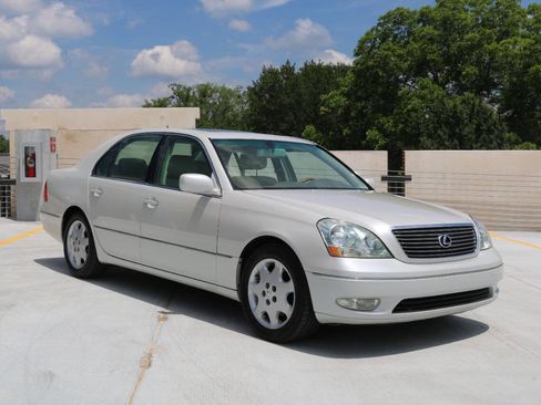 Used 2001 Lexus LS 430 RWD image 1