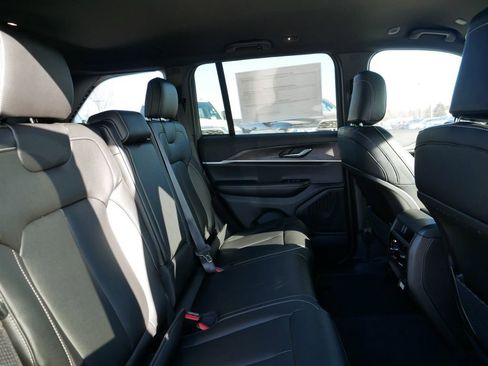 New 2025 Jeep Grand Cherokee Limited image 26