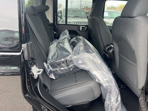 New 2026 Jeep Gladiator Sport image 13