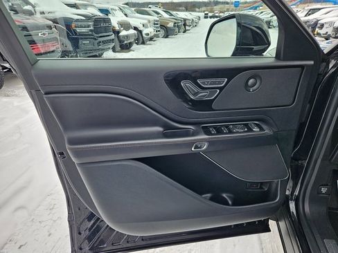 Used 2022 Lincoln Aviator Reserve image 10