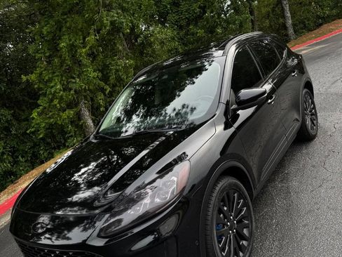 Used 2020 Ford Escape Titanium AWD/4WD image 4