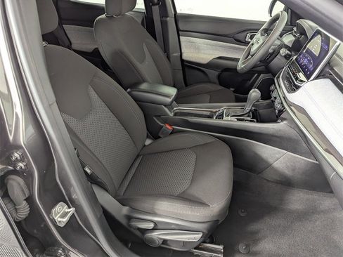 Used 2023 Jeep Compass Sport image 37