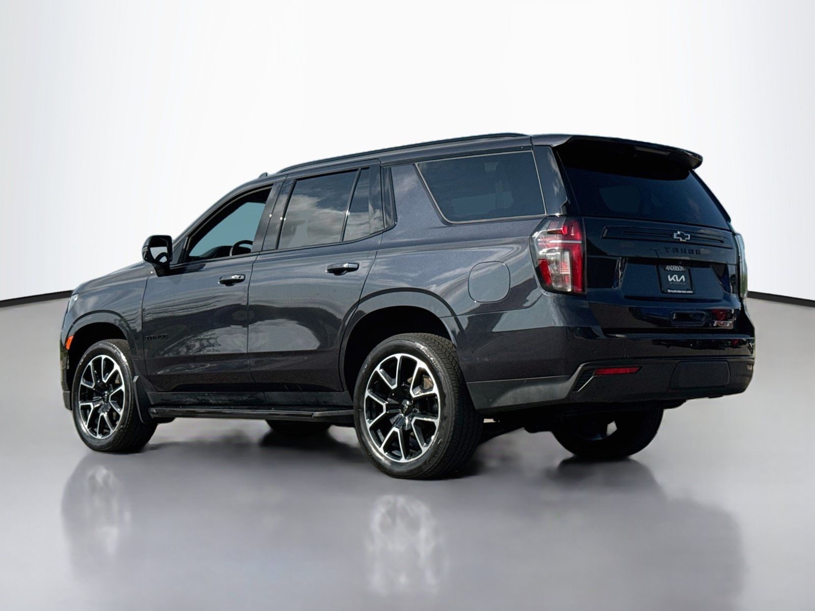 Used 2023 Chevrolet Tahoe RST w/ Luxury Package AWD/4WD image 5