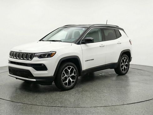 Used 2025 Jeep Compass Limited AWD/4WD image 3