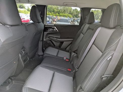 New 2026 Mitsubishi Outlander ES FWD image 13