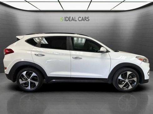 Used 2016 Hyundai Tucson Limited w/ Option Group 03 FWD image 4