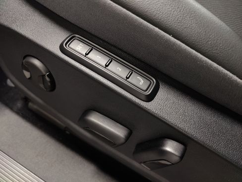 Used 2023 Volkswagen ID.4 Pro S Plus image 13