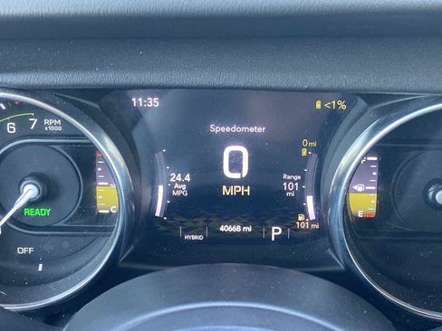 Used 2023 Jeep Wrangler Unlimited Sahara w/ Cold Weather Group AWD/4WD image 7