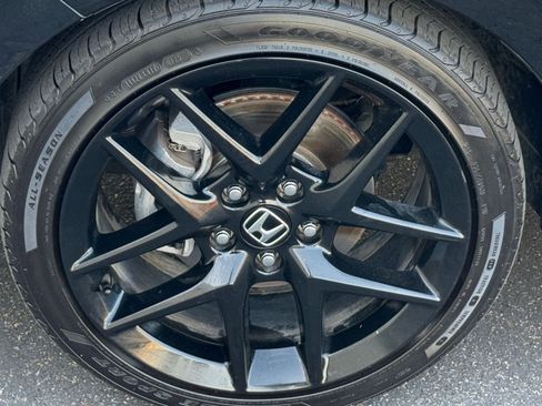 Used 2025 Honda Civic Sport image 30