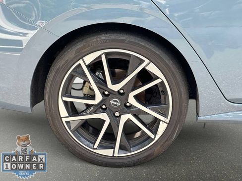 Used 2024 Nissan Sentra SR w/ SR Premium Package FWD image 12