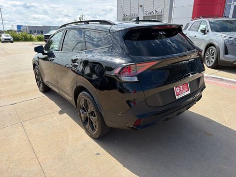 Used 2025 Kia Sportage X-Line AWD/4WD image 3