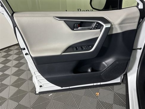 Used 2023 Toyota RAV4 Limited image 10