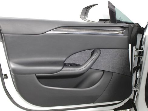 Used 2022 Tesla Model S Plaid image 6