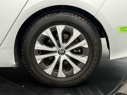 Used 2022 Toyota Prius Prime XLE image 12