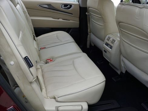 Used 2019 INFINITI QX60 Luxe w/ Essential Package image 29