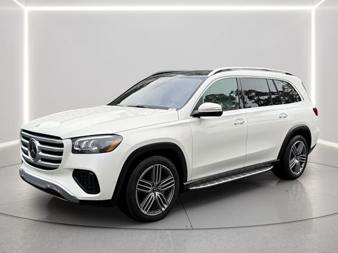 Used 2024 Mercedes-Benz GLS 450 4MATIC image 1