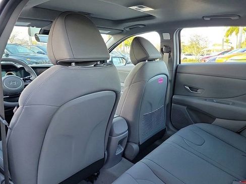 New 2025 Hyundai Elantra SEL FWD image 10