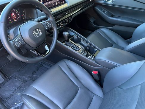 Used 2024 Honda Accord EX-L image 11