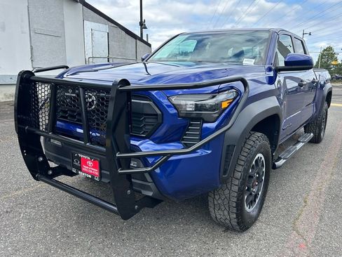 Certified 2024 Toyota Tacoma TRD Off-Road AWD/4WD image 1