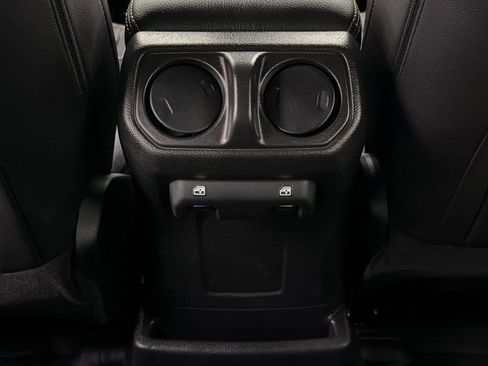 Used 2024 Jeep Wrangler Unlimited AWD/4WD image 34