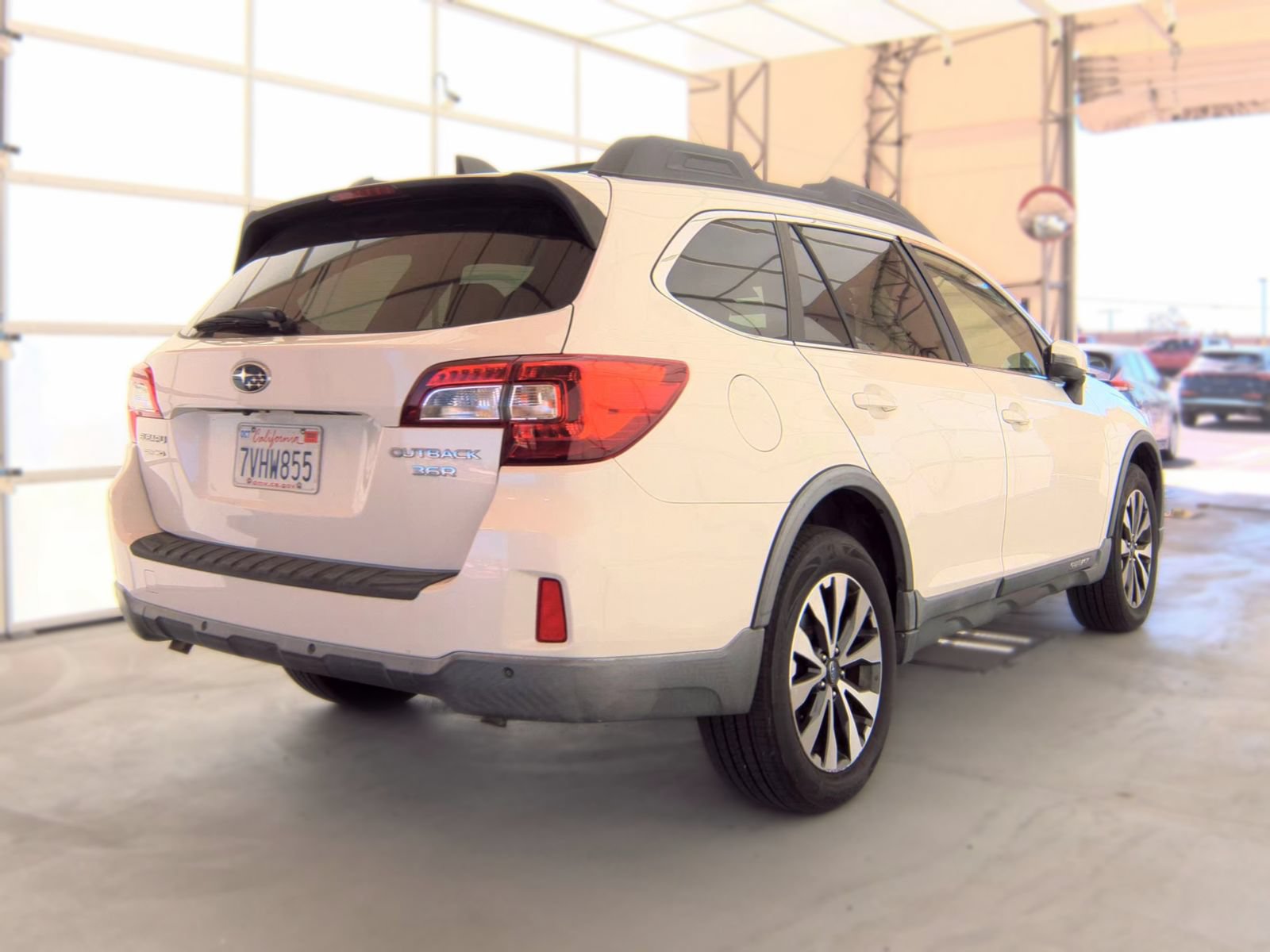 Used 2017 Subaru Outback 3.6R Limited AWD/4WD image 4