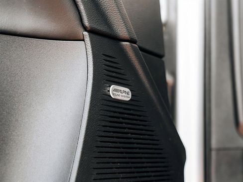 Used 2019 Dodge Challenger R/T w/ Plus Package image 18