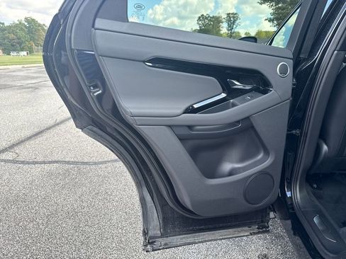 New 2025 Land Rover Range Rover Evoque Dynamic SE image 14