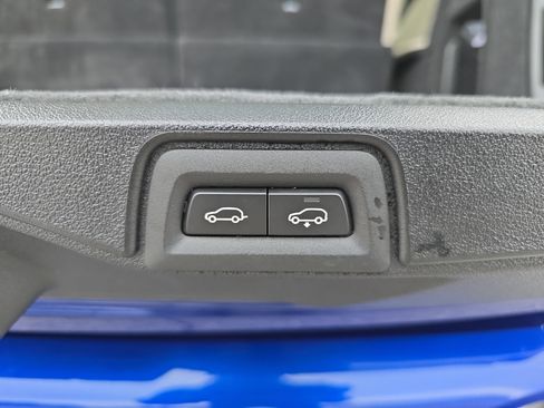 Used 2025 BMW X7 M60i image 13