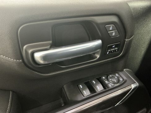 Used 2020 Chevrolet Silverado 2500 LTZ AWD/4WD image 16