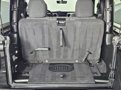 Used 2021 Jeep Wrangler Islander image 13