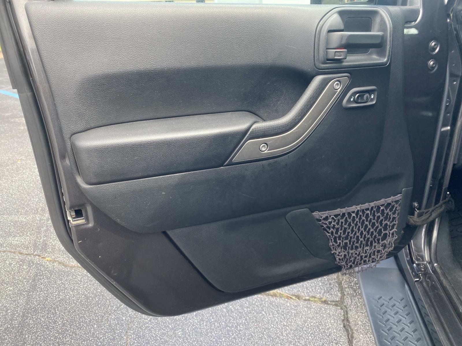 Used 2018 Jeep Wrangler Unlimited Sport S AWD/4WD image 19
