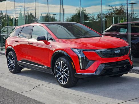 New 2026 Cadillac Optiq Sport 2 AWD/4WD image 7