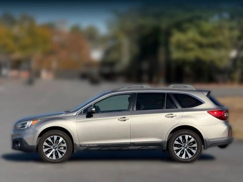 Used 2017 Subaru Outback 2.5i Limited image 8