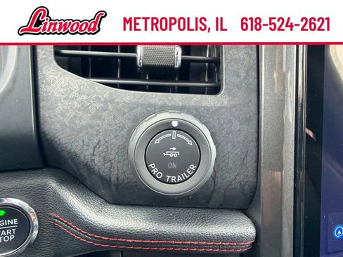 Used 2024 Ford Expedition Limited AWD/4WD image 35