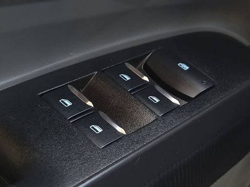 Used 2025 Ford Maverick XL image 15