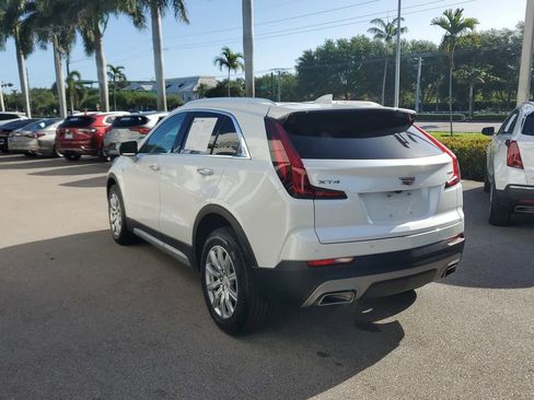Used 2023 Cadillac XT4 Premium Luxury FWD image 3