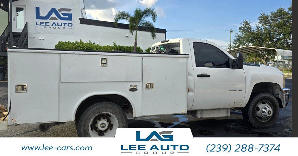 Used 2013 Chevrolet Silverado 3500 W/T w/ Skid Plate Package AWD/4WD image 3