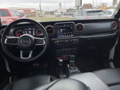 Used 2022 Jeep Gladiator Mojave w/ Auxiliary Switch Group image 15