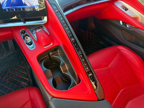 Used 2021 Chevrolet Corvette Stingray Premium Cpe w/ Z51 Performance Package image 28