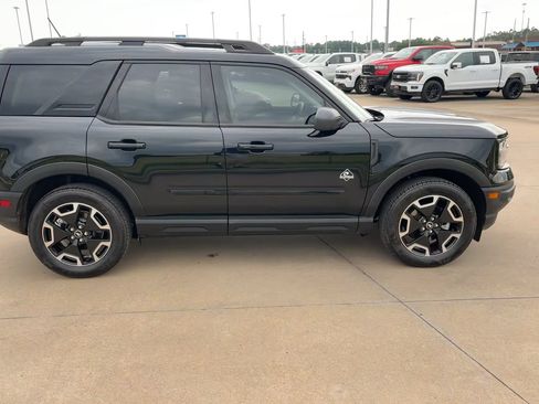 Used 2023 Ford Bronco Sport Outer Banks w/ Tech Package AWD/4WD image 2
