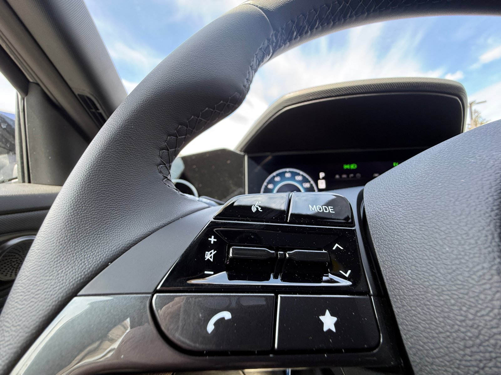 New 2026 Hyundai Elantra SEL FWD image 23