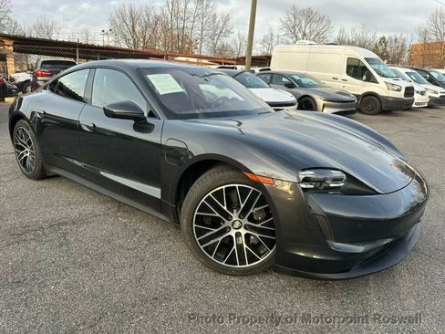 Used 2024 Porsche Taycan image 7