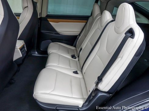 Used 2018 Tesla Model X 100D image 15