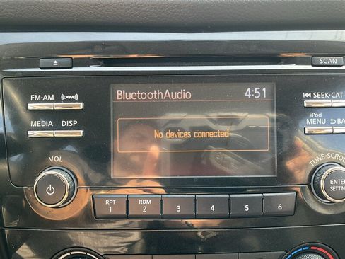 Used 2017 Nissan Rogue S AWD/4WD image 20